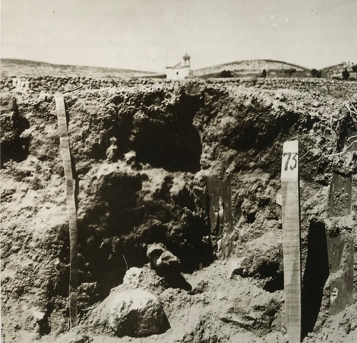 Antigua fotografía de las excavaciones en el Llano de la Consolación